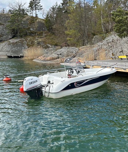 Finnmaster 4900CTX cockpit